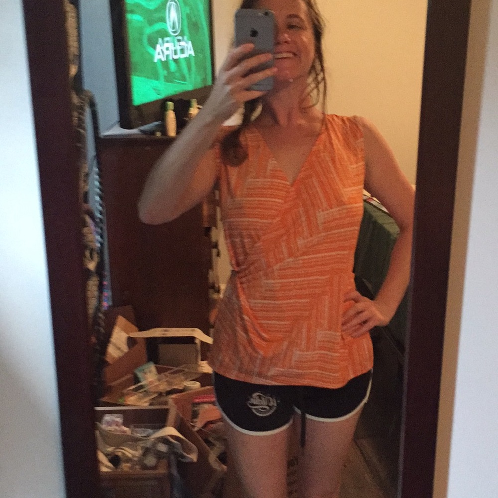 ! BR orange/white pattern sleeveless blouse